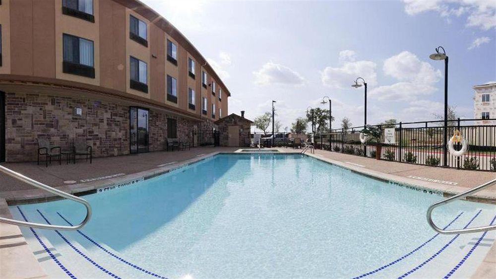 Red Lion Inn & Suites Mineral Wells Buitenkant foto