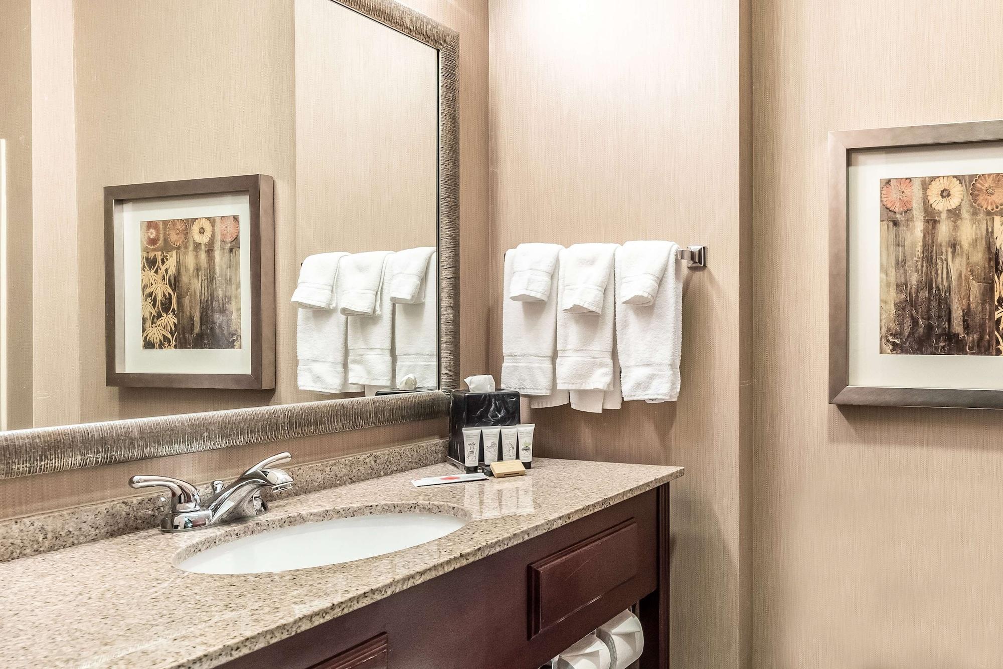 Red Lion Inn & Suites Mineral Wells Buitenkant foto