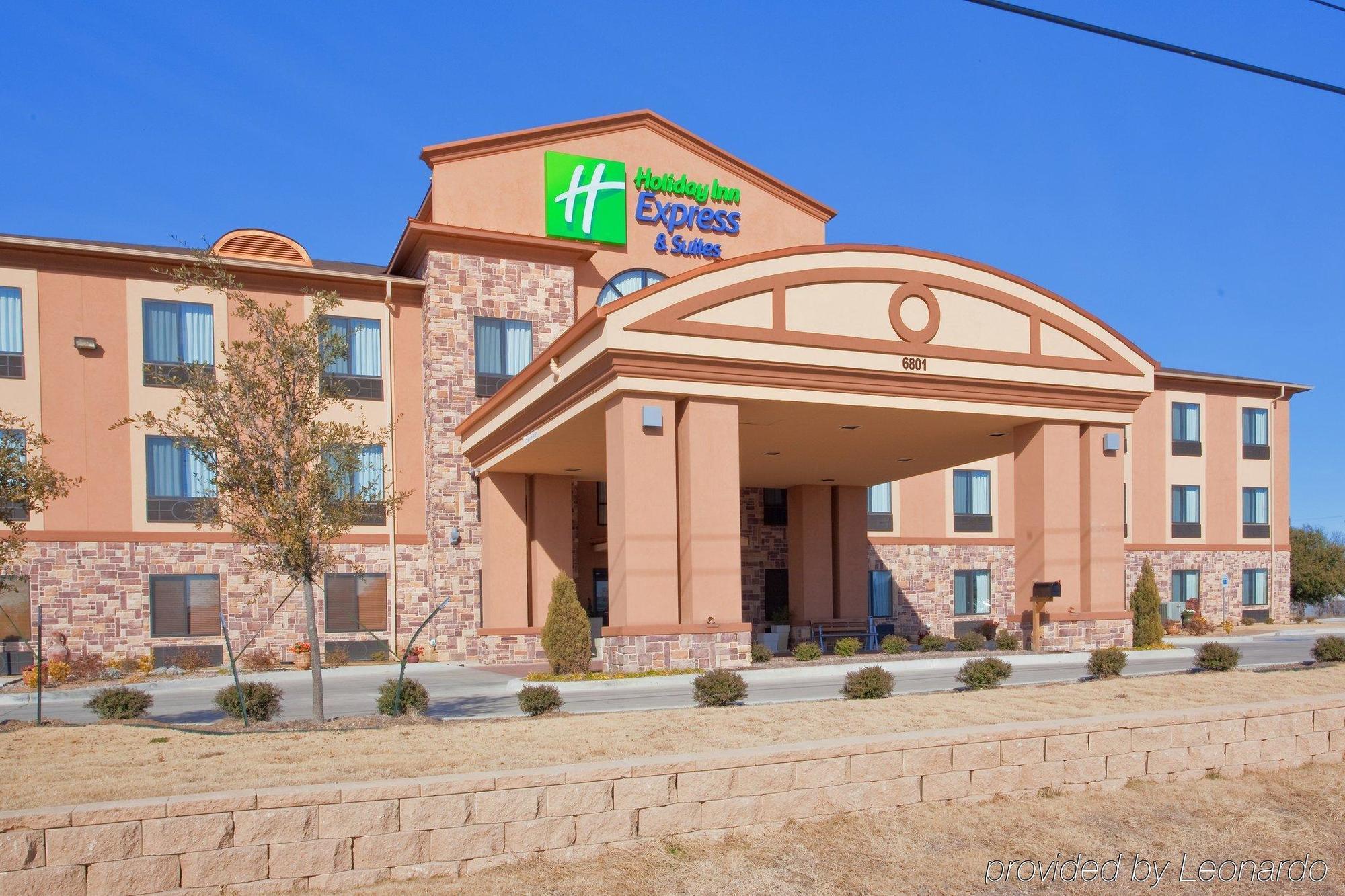 Red Lion Inn & Suites Mineral Wells Buitenkant foto