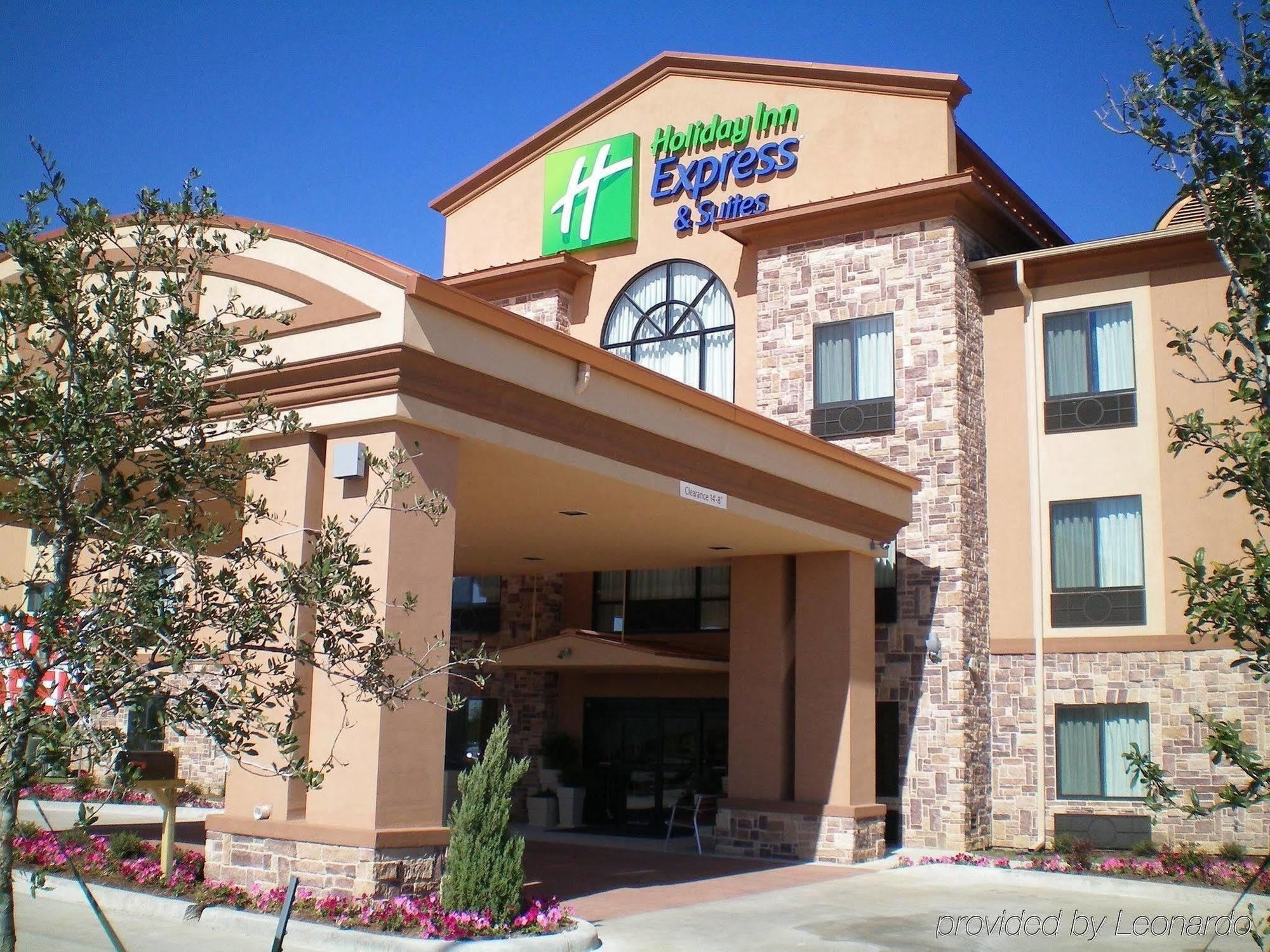 Red Lion Inn & Suites Mineral Wells Buitenkant foto