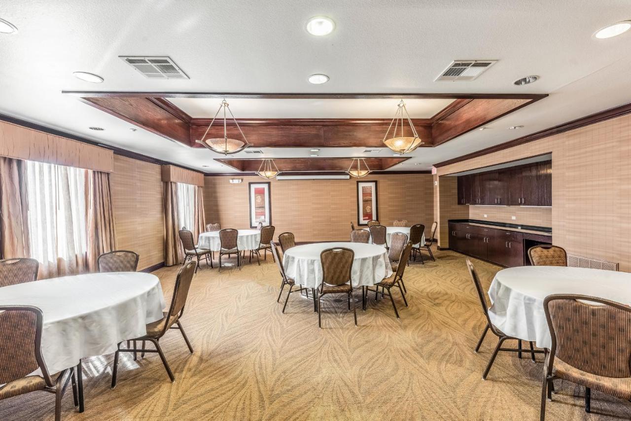 Red Lion Inn & Suites Mineral Wells Buitenkant foto