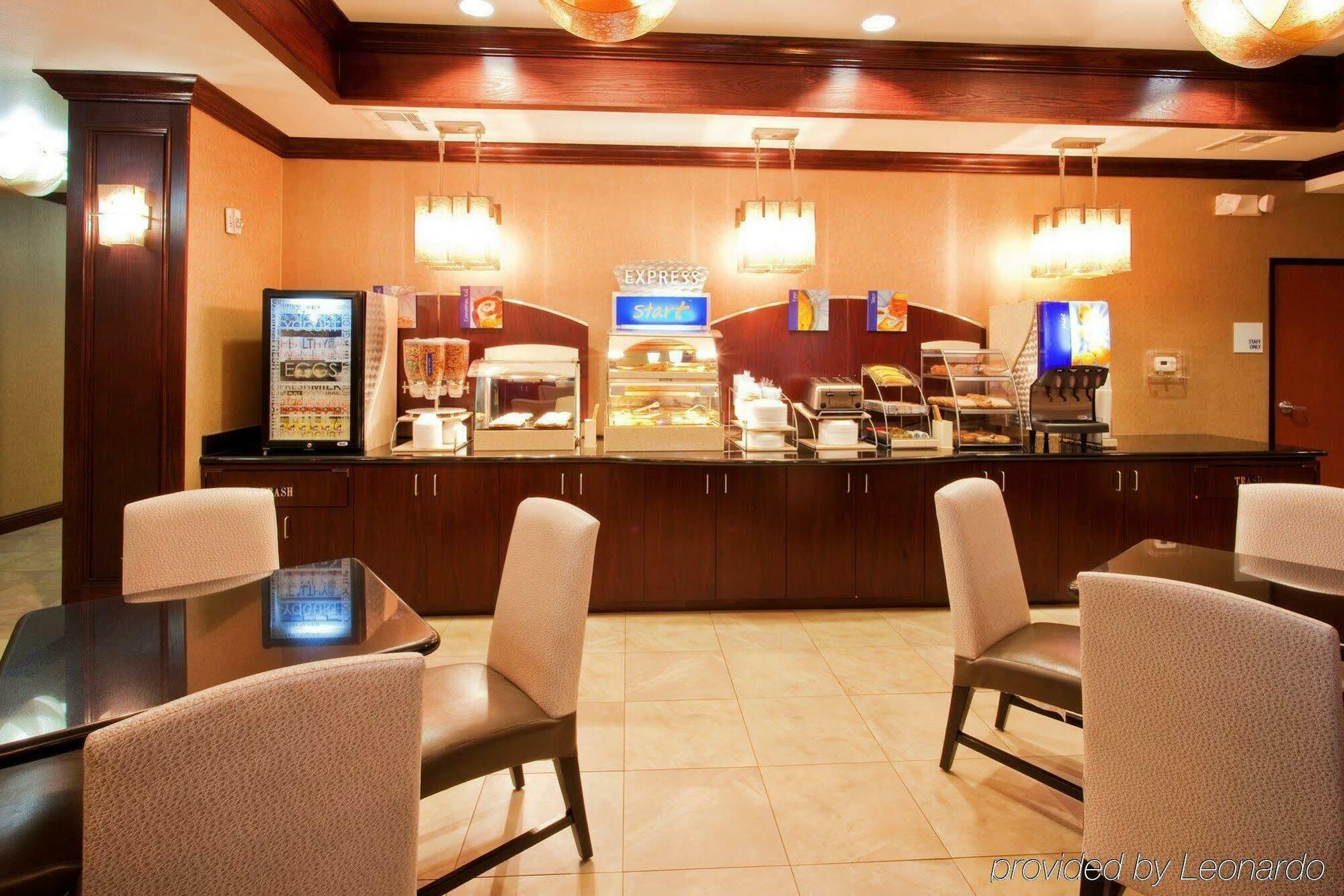 Red Lion Inn & Suites Mineral Wells Buitenkant foto