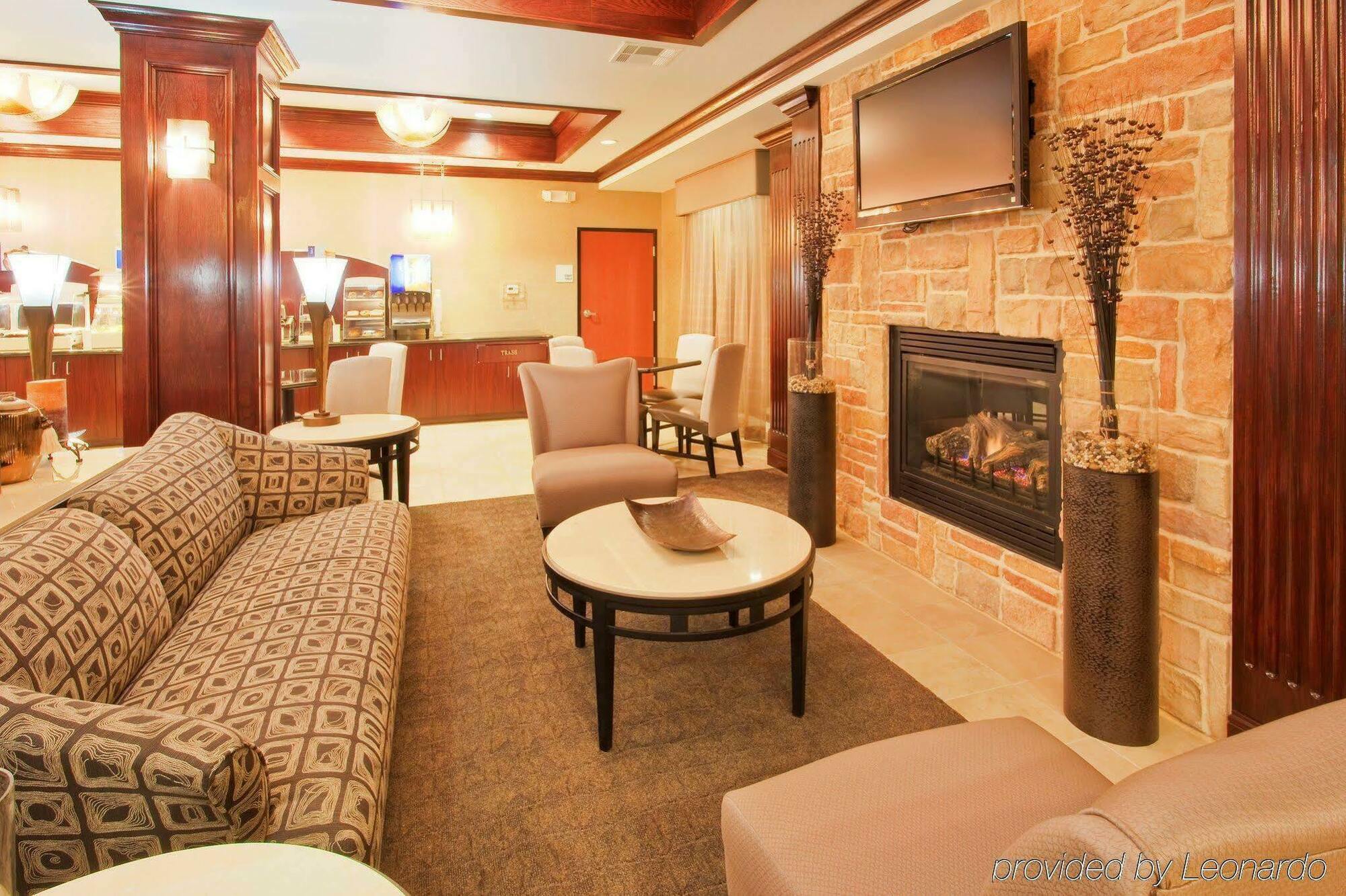 Red Lion Inn & Suites Mineral Wells Buitenkant foto